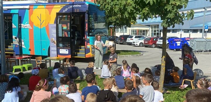 „Bibliobusiranje“, druženje uz putujuće knjižničare