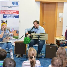 Predstavljena slikovnica „Pustolovine pužića Petra“ Predstavljena slikovnica „Pustolovine pužića Petra“