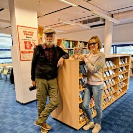 OSKAROVAC U KNJIŽNICI