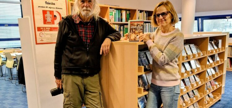 OSKAROVAC U KNJIŽNICI