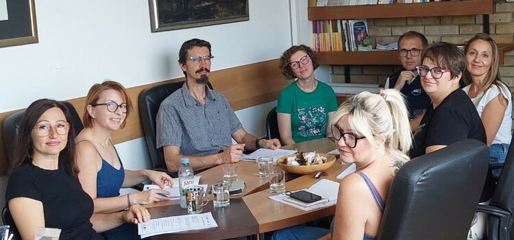 Objavljen postupak javne nabave za bibliokombi u okviru EU projekta „Okreni stranicu, sruši barijeru”